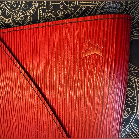 Authentic Louis Vuitton Red Epi Art Deco Clutch - Picture 3 of 12